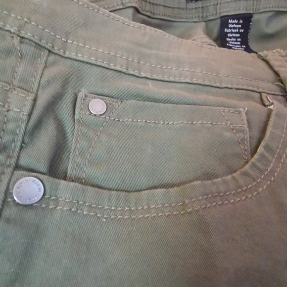Calvin Klein Green Jeans - Picture 13 of 13